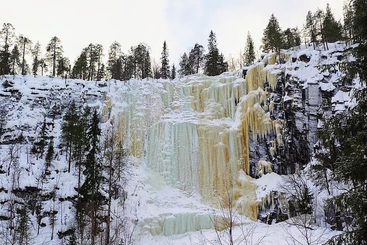 Korouoma Frozen Waterfalls with BBQ–Small Group from Rovaniemi