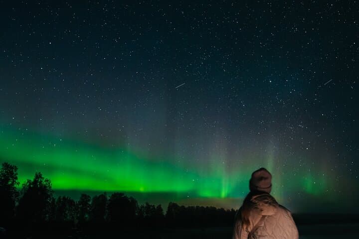 Coffee under Northern Lights and Photo Rovaniemi
