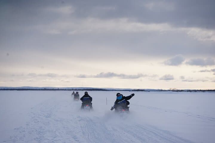 Snowmobile Experience 2h in Wild Lapland