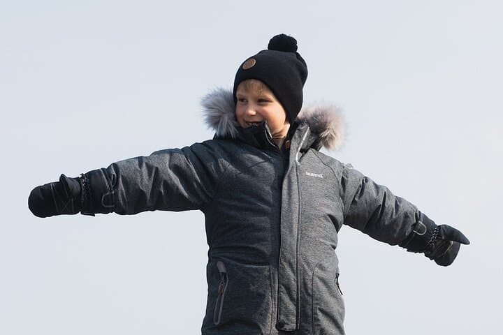 Snow suit rental for kids in Saariselkä