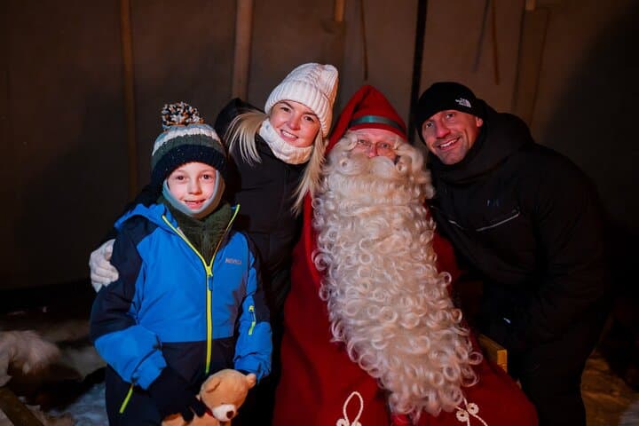 Rovaniemi: Meet Santa Claus & Northern Lights Experience