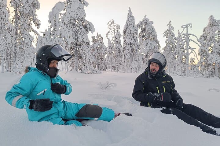 2-Hour Snowmobile Adventure in Rovaniemi (Private)