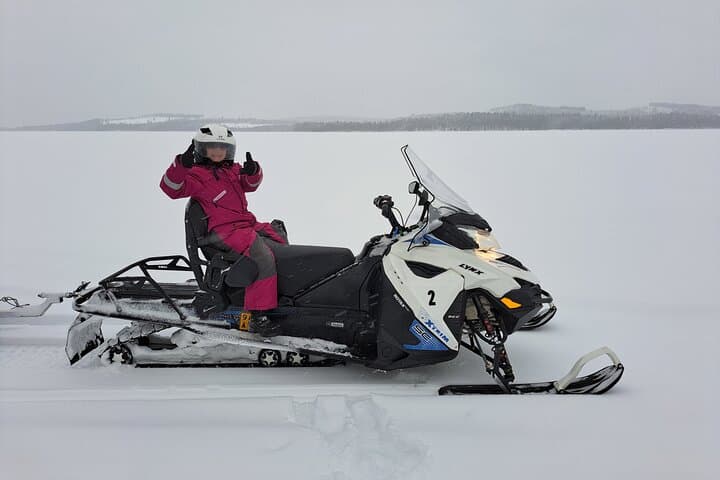 2-Hour Snowmobile Adventure in Rovaniemi (Private)