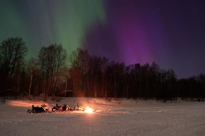 Night-time Adventure by Snowmobile (Small group of 8)