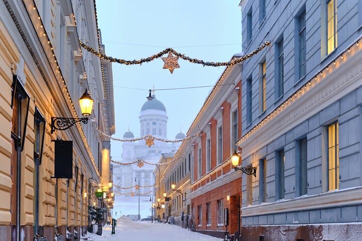 Helsinki’s Christmas Wonders Tour – Private Walk with Mulled Wine