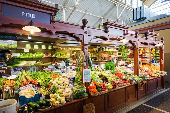 Helsinki Layover & Highlights Tour with Private Airport Transfer