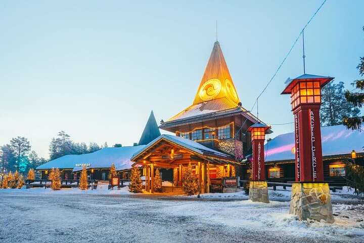 Rovaniemi: Daytrip Santa Village, Arktikum, Lunch and Photo