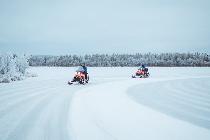 2-hour Early Winter Snowmobile Safari in Rovaniemi, Apukka Resort
