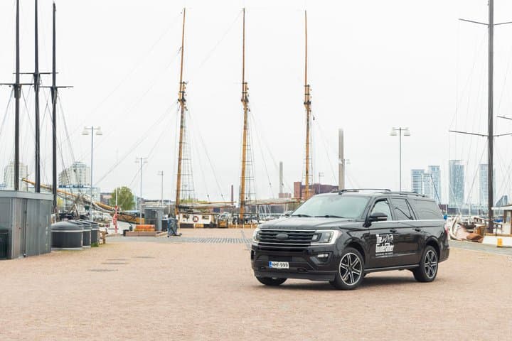 Nordic Luxe: Private VIP Transfer Helsinki AIRPORT