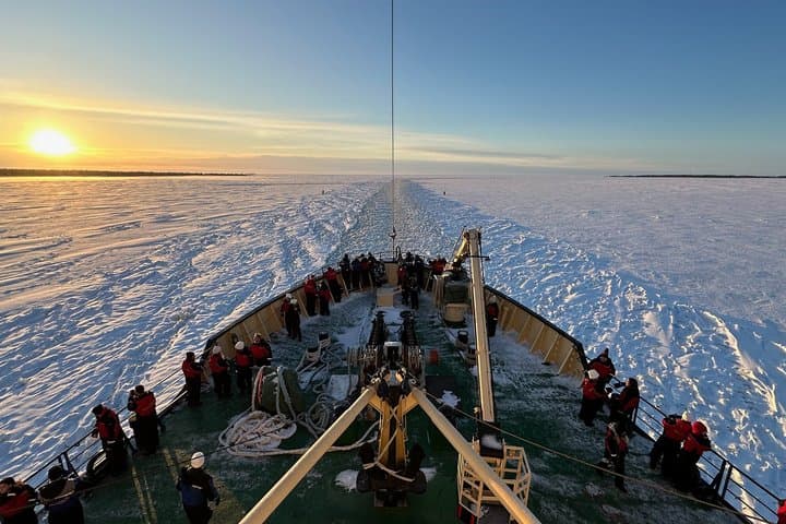 From Rovaniemi: Icebreaker Sampo Cruise and icefloating
