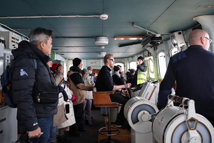 From Rovaniemi: Icebreaker Sampo Cruise and icefloating