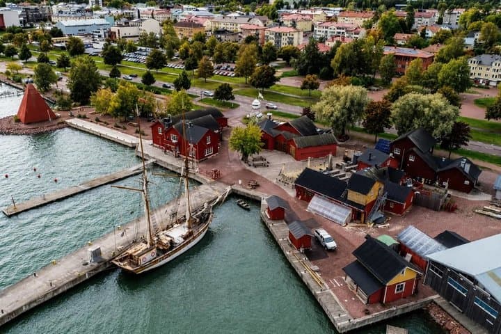 Mariehamn Windjammers Audio and Quiz Self Guided Walking Tour
