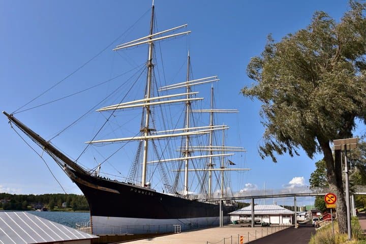 Mariehamn Windjammers Audio and Quiz Self Guided Walking Tour