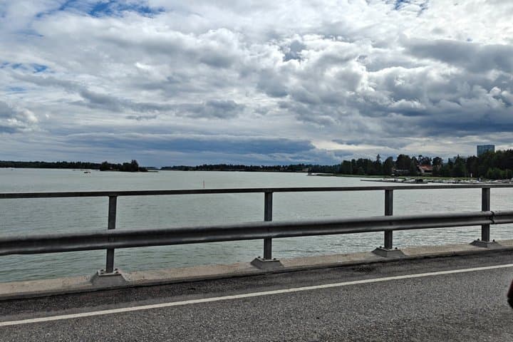Classic Car Sightseeing Ride in Helsinki and Nuuksio with Locals