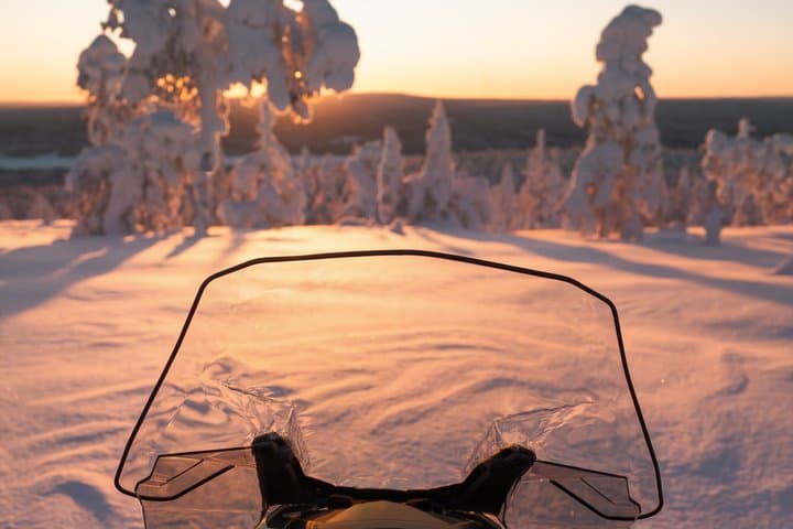 Rovaniemi: Snowmobile, Ice Fishing & Reindeer Experience