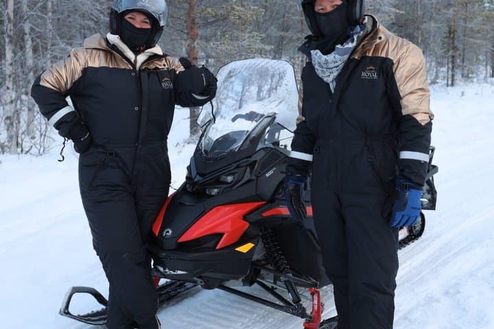 Private Snowmobile Trip in Rovaniemi