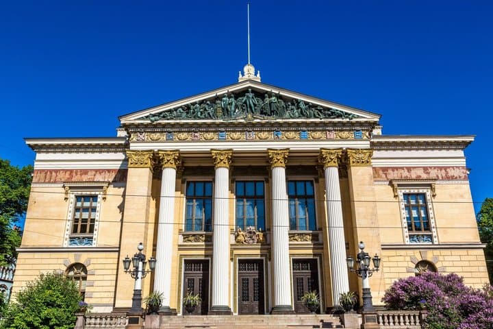 Helsinki Private Guided Finland Country History Tour