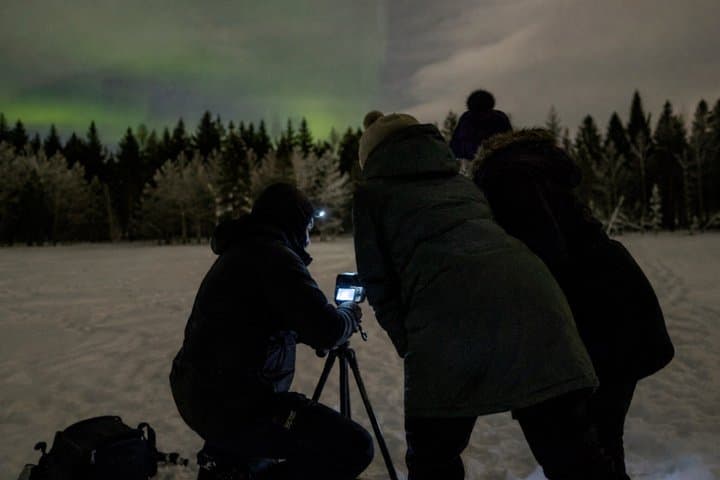 Rovaniemi Small-Group (1–4 Guests) Aurora Chase with Photos & BBQ