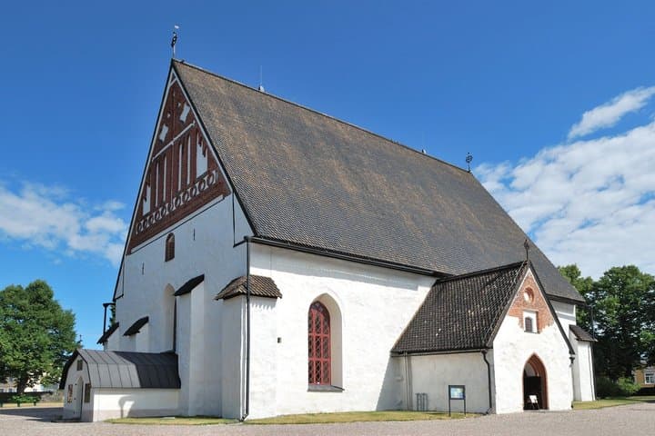 Helsinki to Porvoo Private Guided Day Car Trip