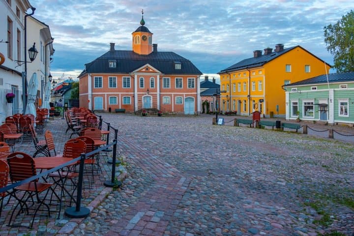 Helsinki to Porvoo Private Guided Day Car Trip