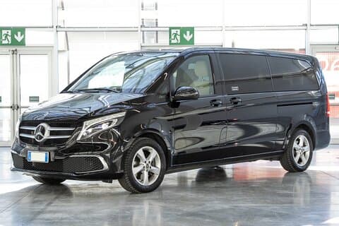 Private Transfer from Helsinki Port to Helsinki City by Minivan