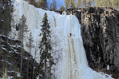 Rovaniemi: Korouoma Frozen Waterfalls & Smoked Salmon BBQ