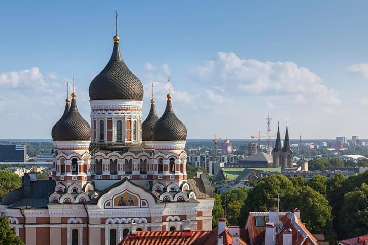 Guided Tallinn Day Tour from Helsinki / Include hotel transfers