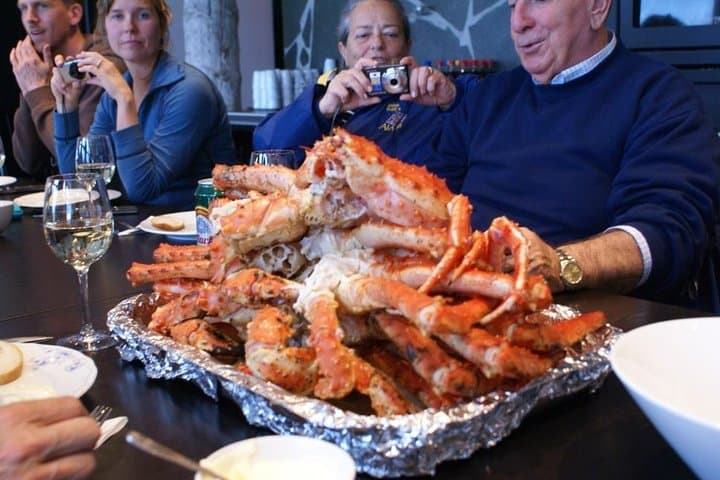 Full-Day Trip: King Crab Safari to Norway from Saariselkä Including Lunch