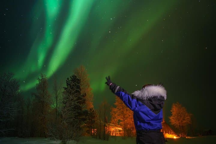 From Kakslauttanen:Northern Lights tour to Lake Inari, inc dinner