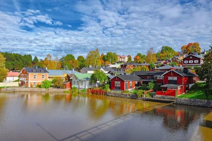 Helsinki Highlights and the Medieval Village of Porvoo