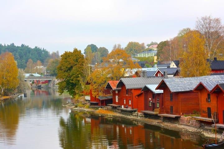 Helsinki Highlights and the Medieval Village of Porvoo
