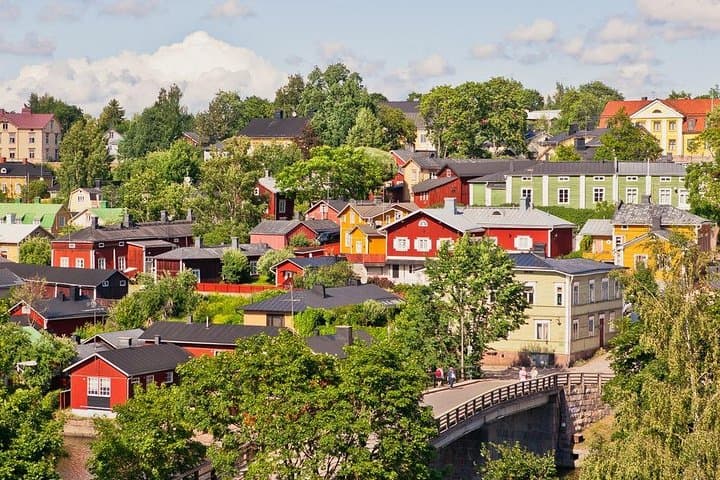 Helsinki Highlights and the Medieval Village of Porvoo