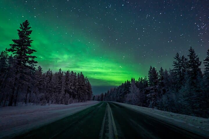 Northern Lights Photography Hunting Experience in Rovaniemi