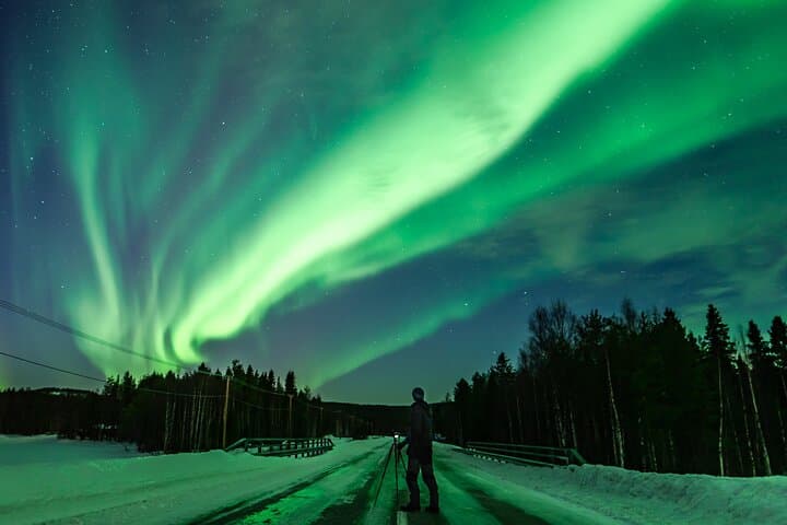 Northern Lights Photography Hunting Experience in Rovaniemi