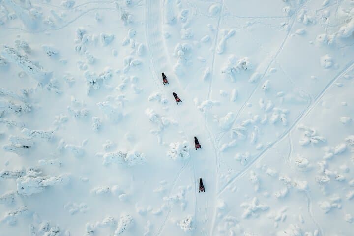 Snowmobiling Quick Spin - 2 h snowmobile experience in Rovaniemi