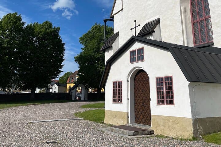 Helsinki Highlights and Porvoo tour