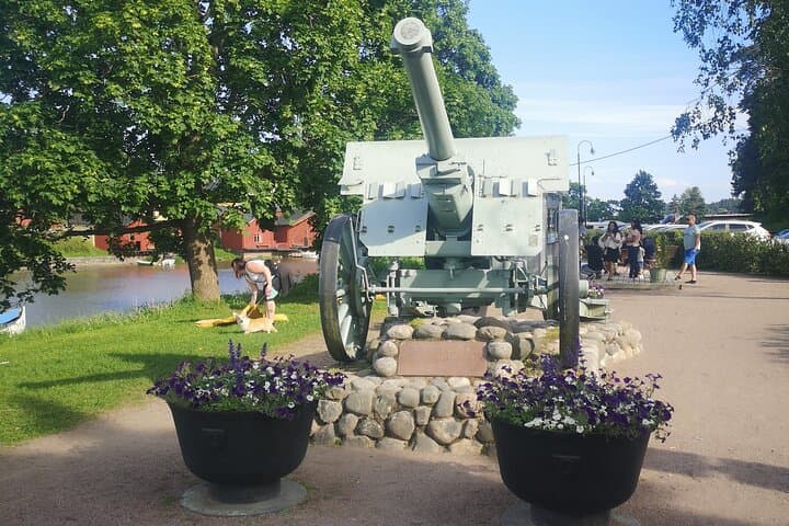Helsinki Highlights and Porvoo tour