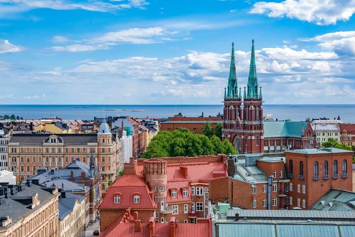 Helsinki Scavenger Hunt & Highlights Self-Guided Walking Tour