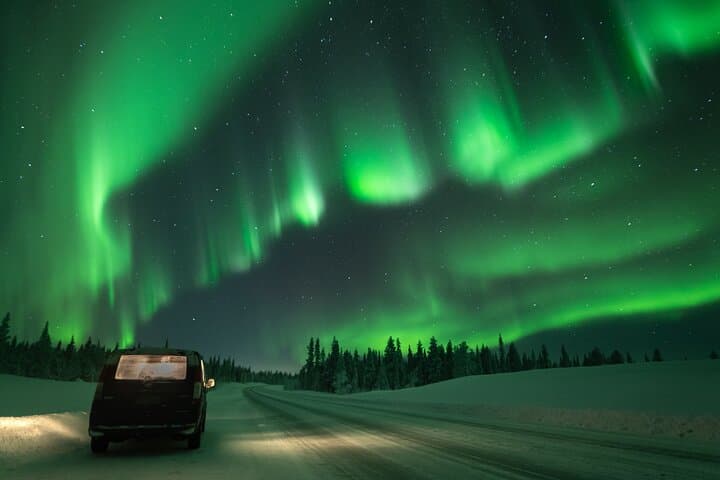 Northern Lights Photography Hunting Experience in Rovaniemi