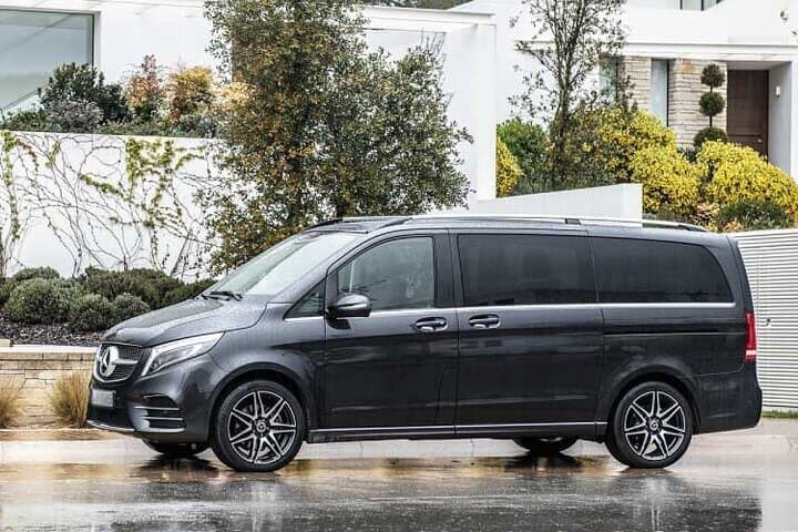Minivan Departure Transfer Helsinki City to Helsinki Airport HEL