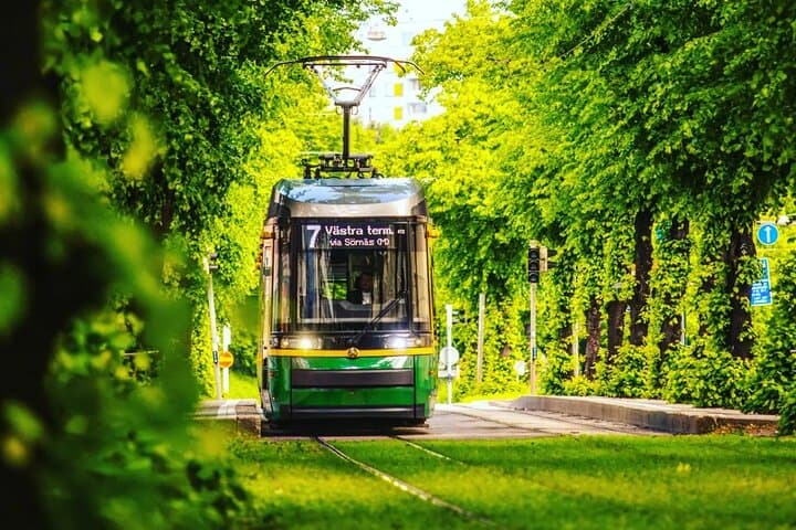 Explore Helsinki in Portuguese with a PRIVATE guide