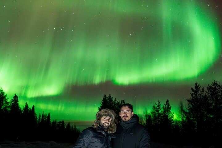 Rovaniemi: Guaranteed Small Group Northern Lights Hunt