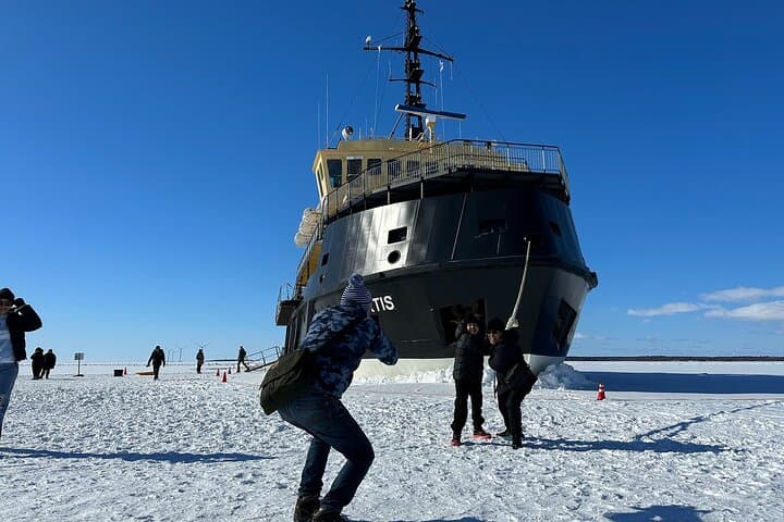 From Rovaniemi: Icebreaker Arktis Cruise with icefloating