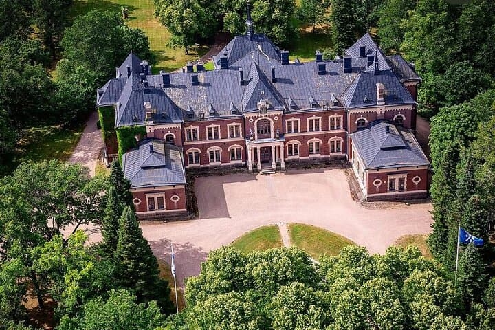 VIP Tour Porvoo and Old Manor by Mercedes with Private Guide