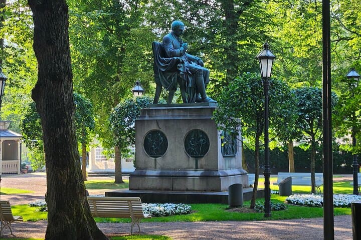 Medieval Turku: Castle & Old Town Private Tour from Helsinki