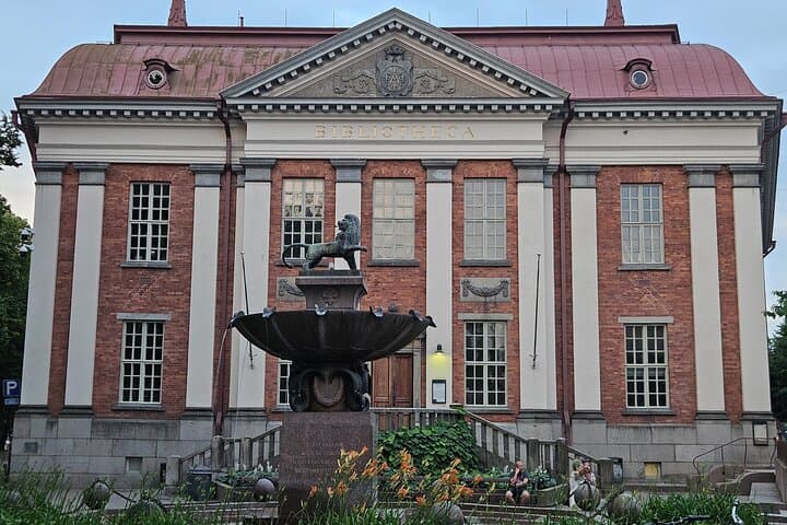 Medieval Turku: Castle & Old Town Private Tour from Helsinki