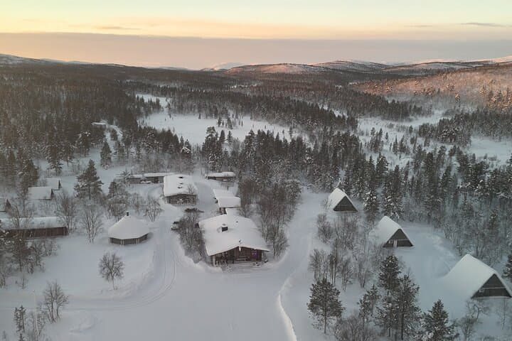 Snowshoes in Muotkantunturi Park