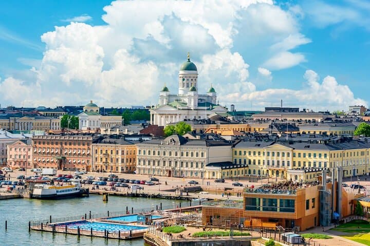 Helsinki Private Walking Tour with a Local