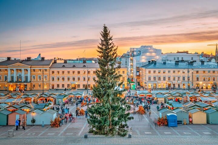 Helsinki Private Walking Tour with a Local