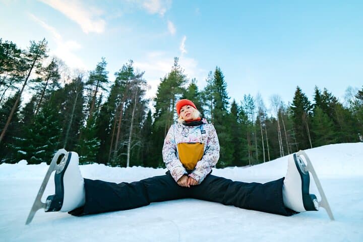 Ice skating private couple photography session Rovaniemi